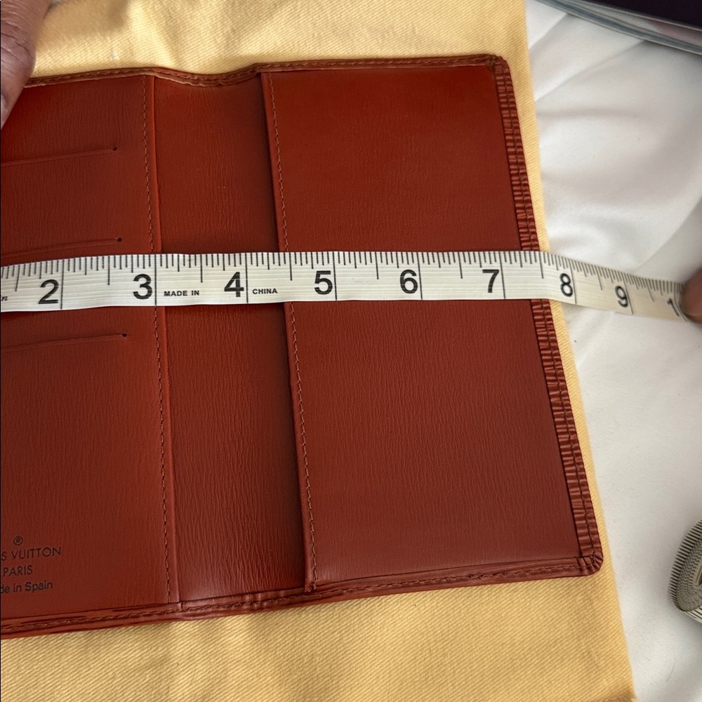 EUC orange/brown LV epi pocket organizer - Picture 13 of 15